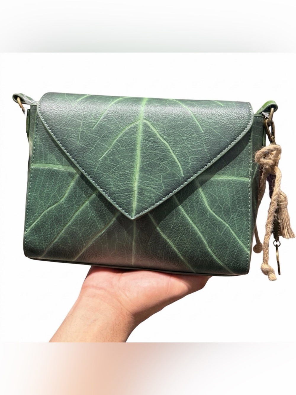 New The Lord of The Rings Lembas Leaf CrossbodyBag. - Picture 6 of 6